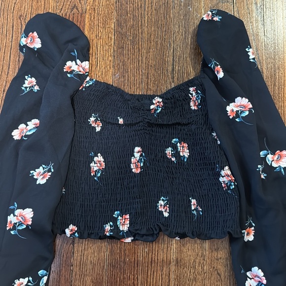 Forever 21 Cropped Floral Top - Picture 4 of 5